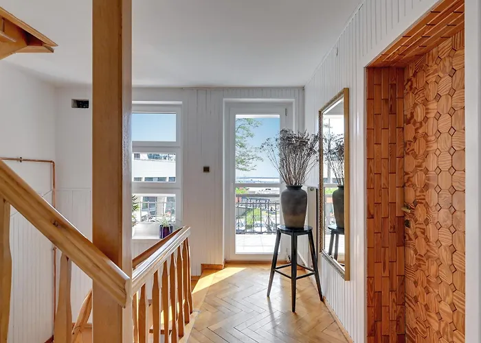 Nadmorski Z Tarasem Nad Bulwarem * Gdynia